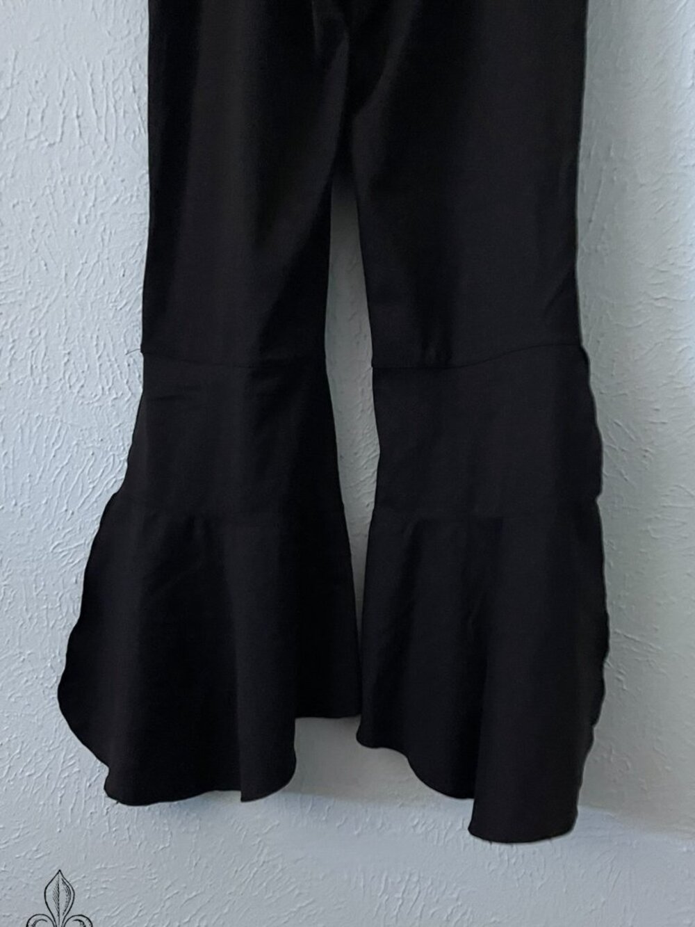 🖤NWOT Ruffle Leg Legging🖤 - Picture 4 of 7